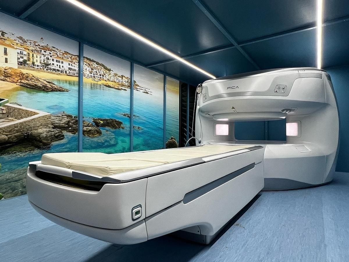 Open MRI listing photo for bore-style comparison.
